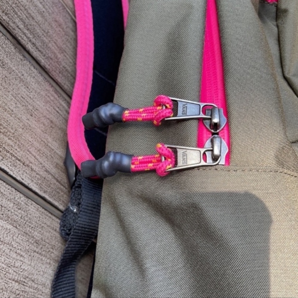 🔆VANS🔆TRAVEL BEACH HIKING SCHOOL BACKPACK - Picture 8 of 9